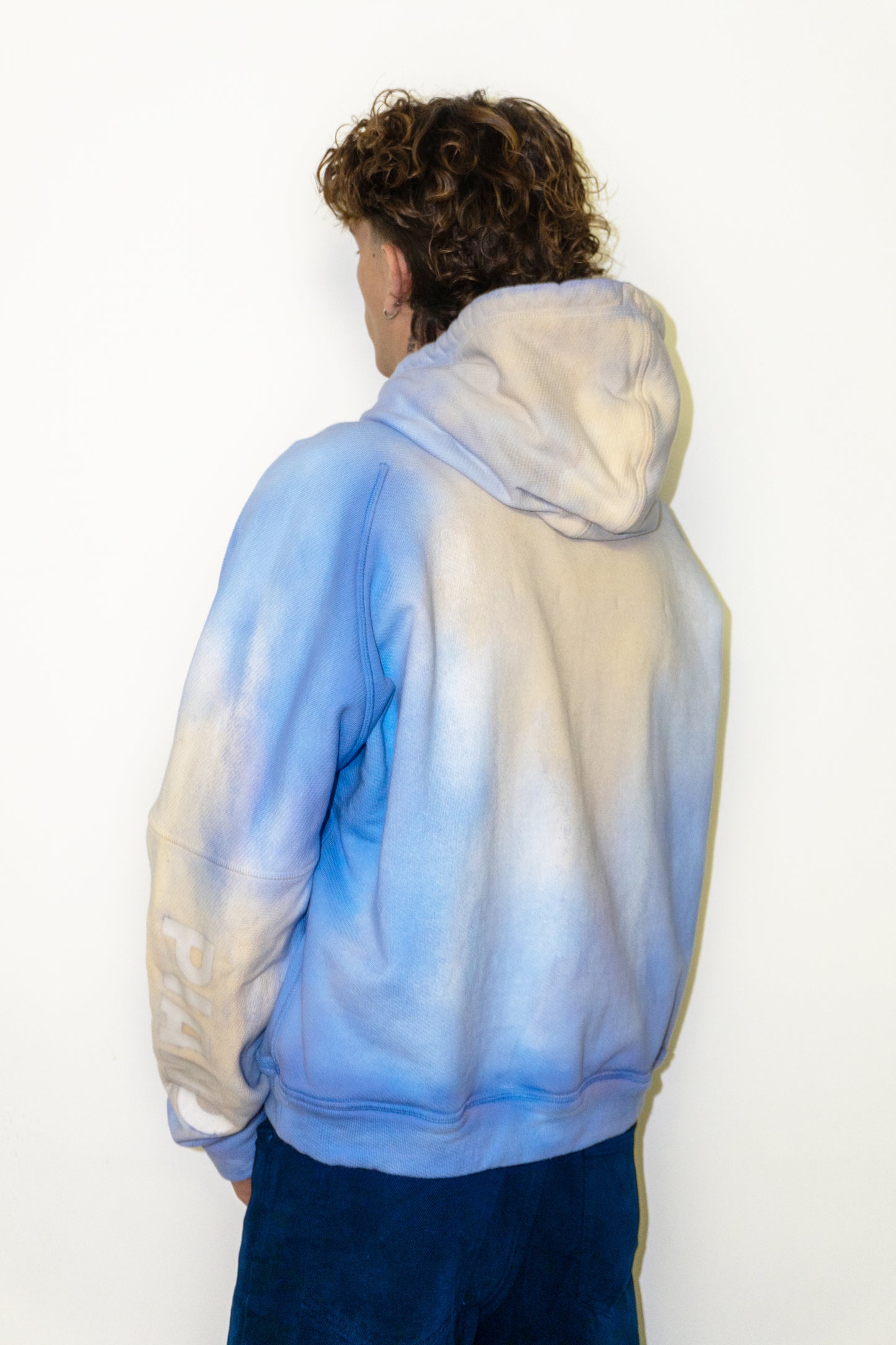 Sprayed W-hoodie PIANO NOVE "Skyline Logo"