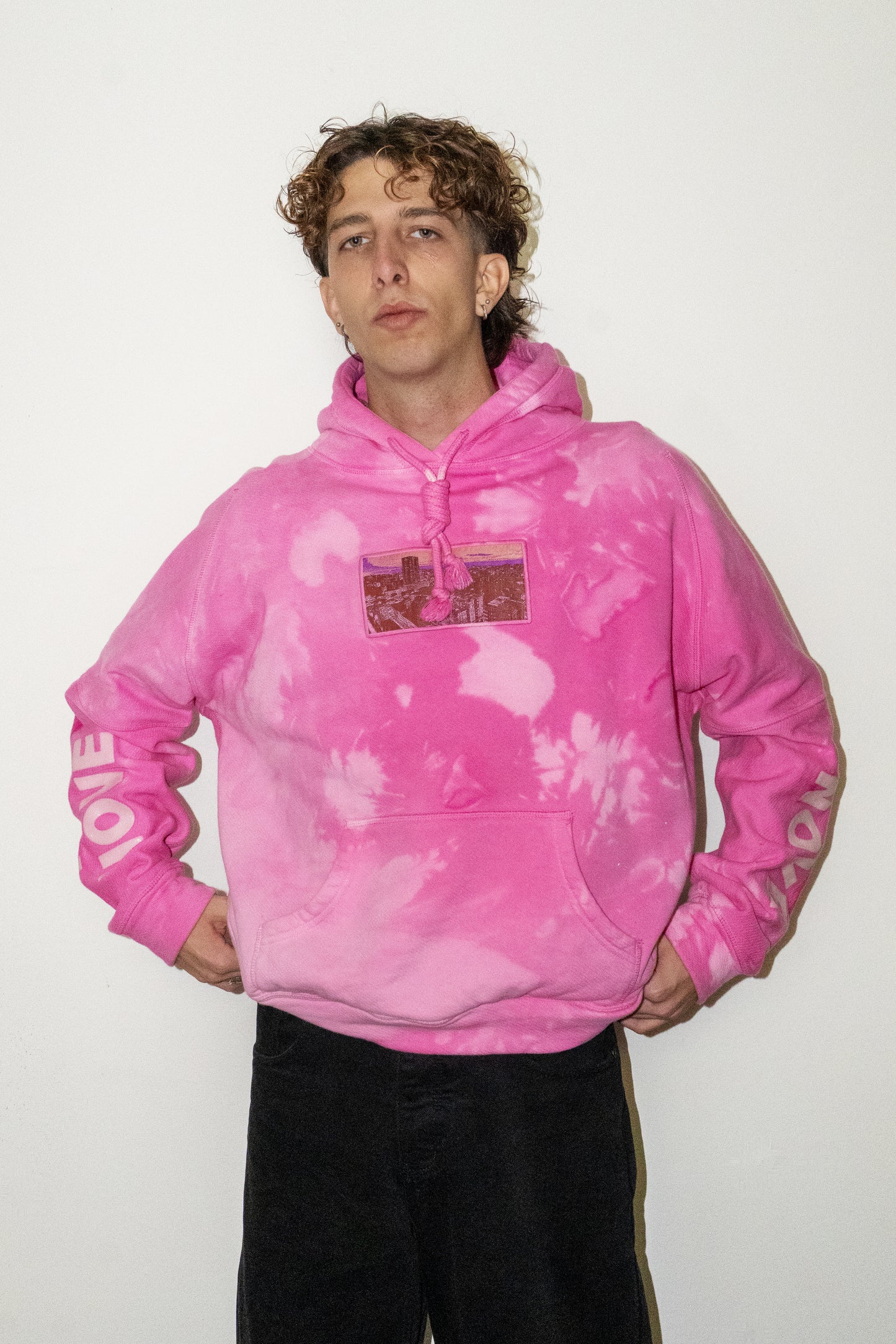 Pink hand dyed hoodie PIANO NOVE Skyline Logo